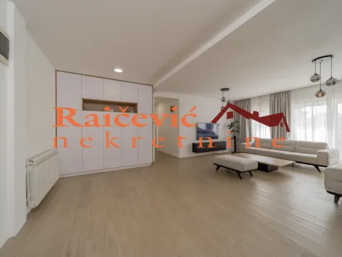 Sale, four bedroom apartment, 145m², Savski Venac, Beograd - image 2