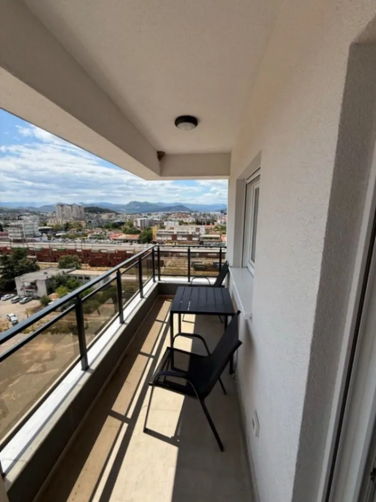 Izdavanje, dvosoban stan, 65m², Stari Aerodrom, Podgorica
