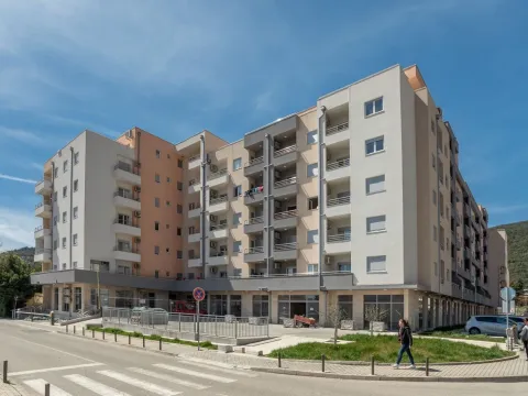 Rent, one bedroom apartment, 50m², Budva, Crna Gora - image 15