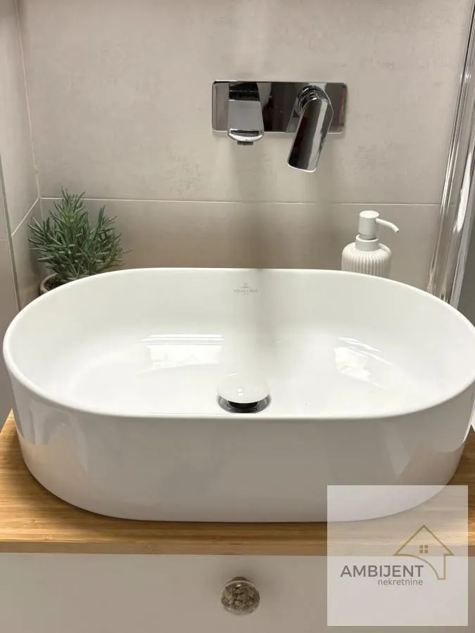 Prodaja, trosoban stan, 73m², Galenika, Beograd