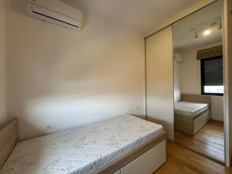 Rent, three bedroom apartment, 95m², City Kvart, Podgorica - image 14