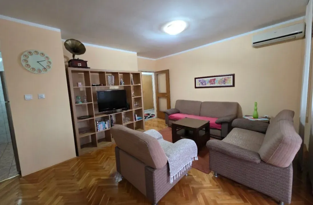 Izdavanje, jednosoban stan, 55m², Preko Morače, Podgorica