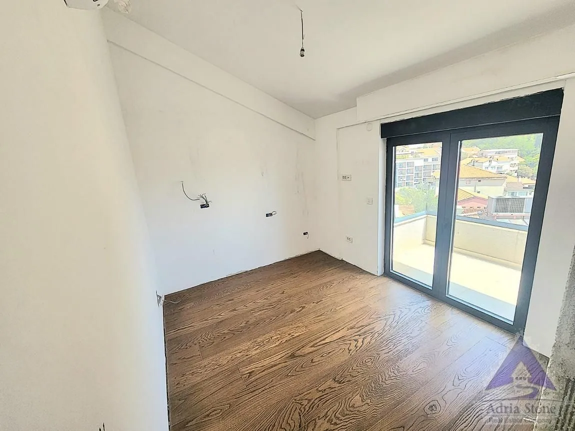Sale, three bedroom apartment, 130m², Podkošljun, Budva