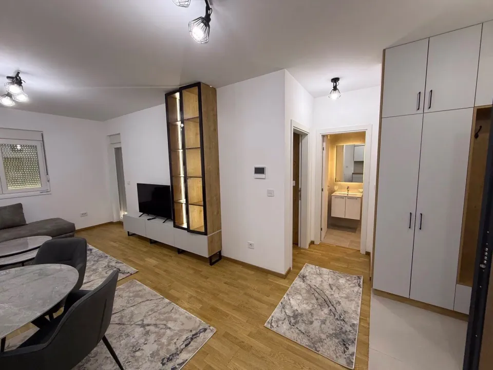 Rent, one bedroom apartment, 50m², Stari Aerodrom, Podgorica