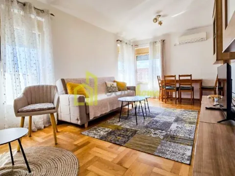 Izdavanje, jednosoban stan, 43m², Stari Aerodrom, Podgorica - image 1