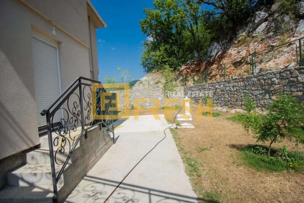 Prodaja, kuća, 220m², Ostalo, Podgorica