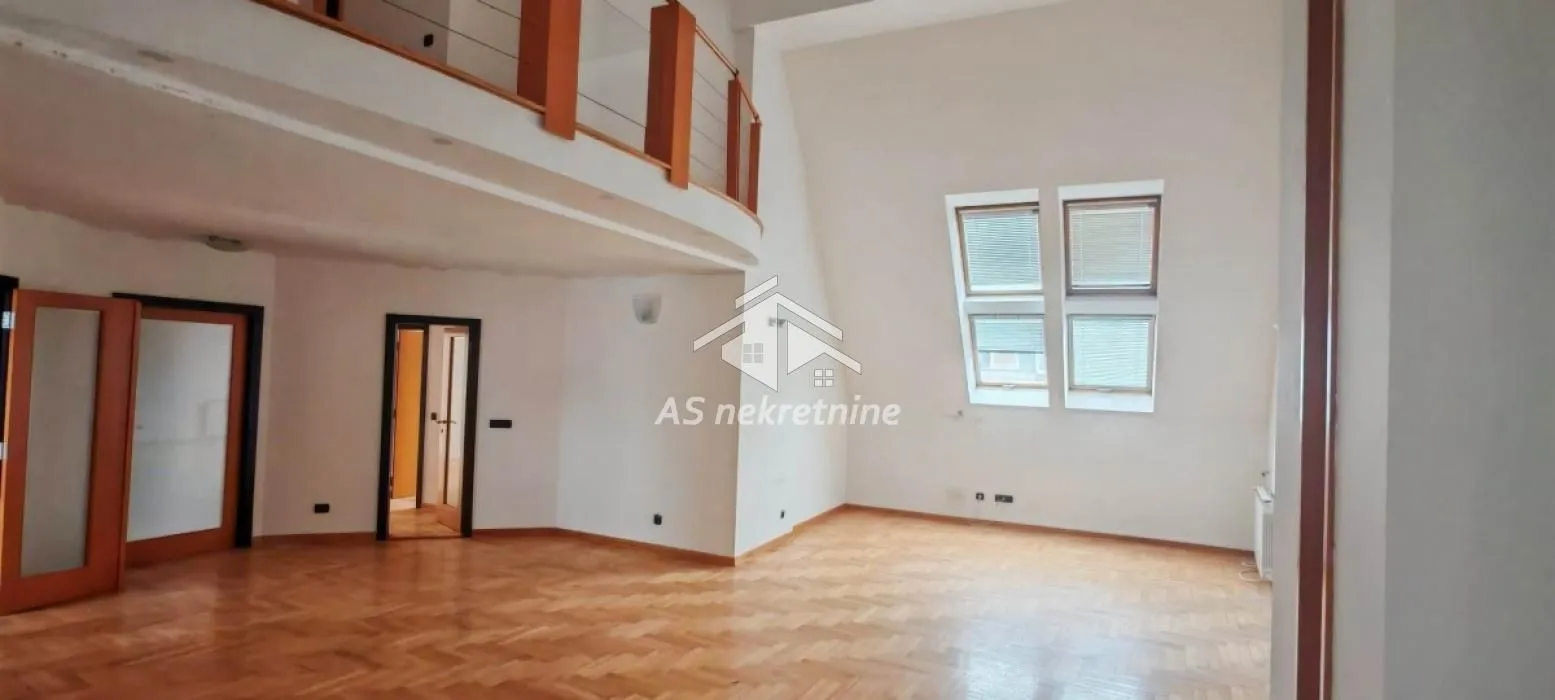 Prodaja, stan, 207m², Kalenić Pijaca, Vračar Sve Podlokacije