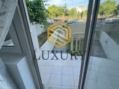 Izdavanje, dvosoban stan, 65m², Stari Aerodrom, Podgorica - image 2