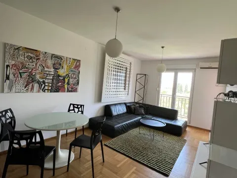 Izdavanje, dvosoban stan, 65m², Preko Morače, Podgorica - image 1