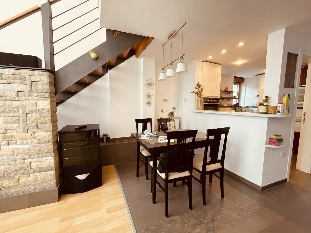 Rent, four bedroom apartment, 118m², Kalenić Pijaca, Vračar Sve Podlokacije