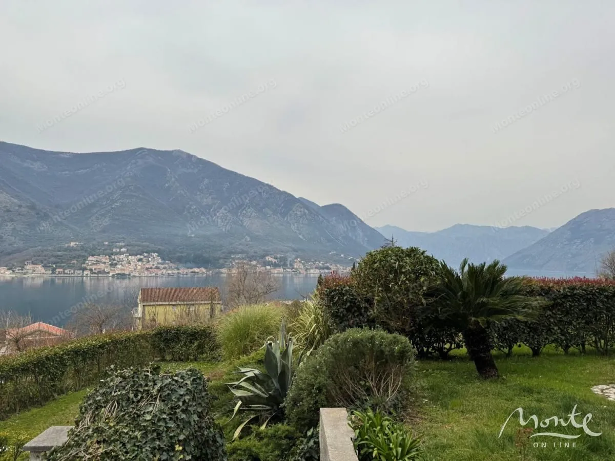 Prodaja, dvosoban stan, 74m², Dobrota, Kotor