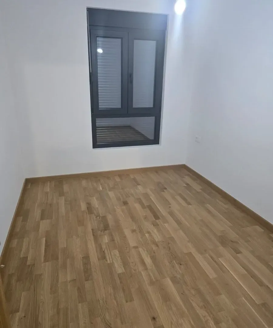 Izdavanje, jednosoban stan, 40m², Tološi, Podgorica