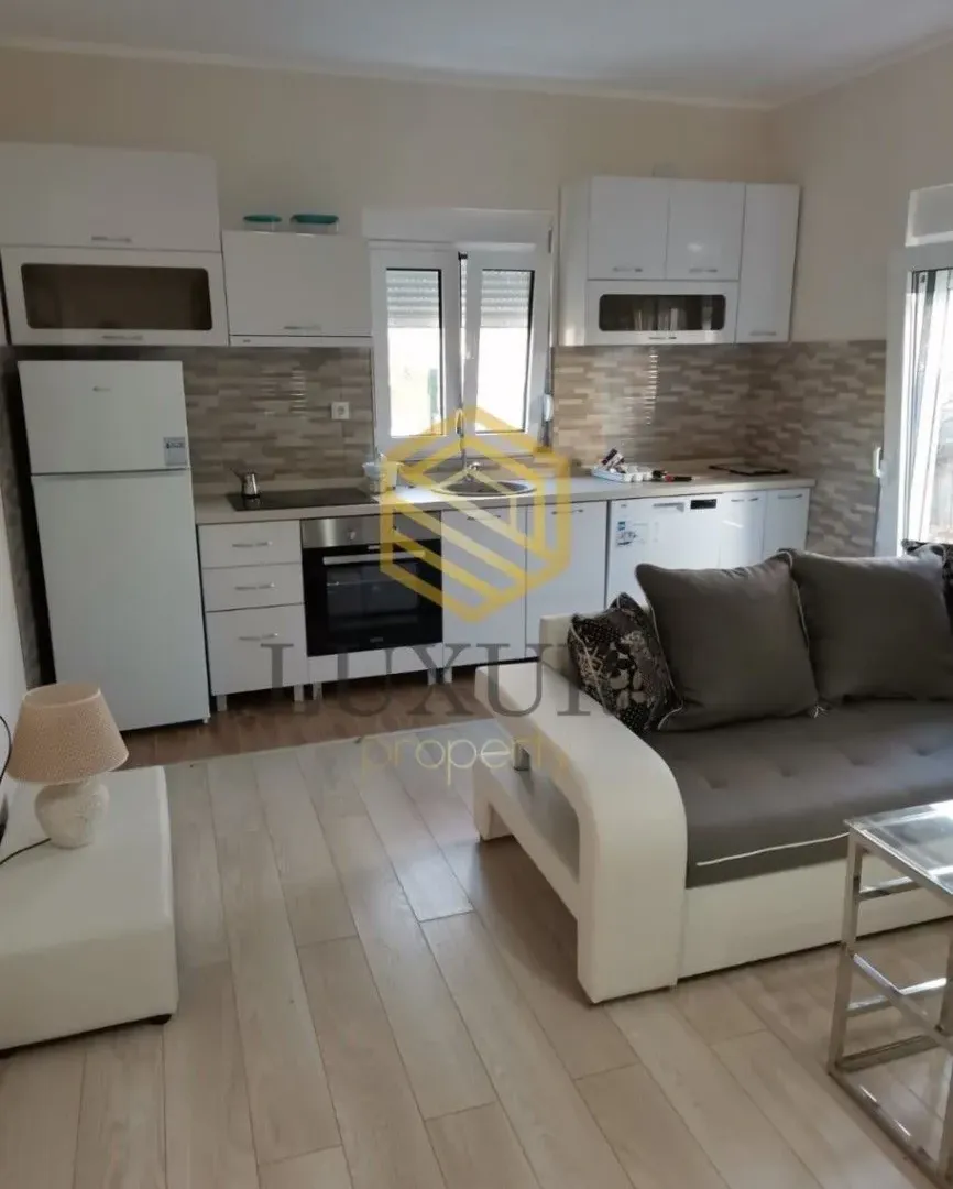 Rent, house, 50m², Stari Aerodrom, Podgorica