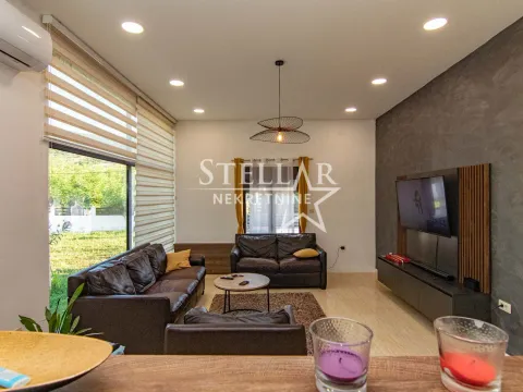 Izdavanje, kuća, 100m², Velje Brdo, Podgorica - image 4