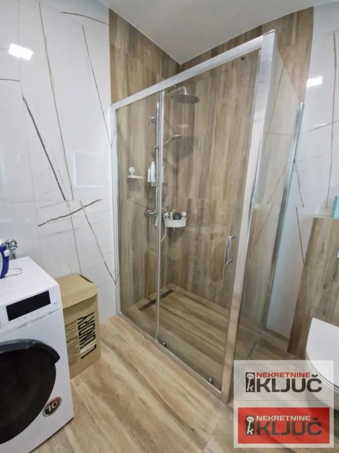Prodaja, četvorosoban stan, 98m², Petrovaradin, Novi Sad