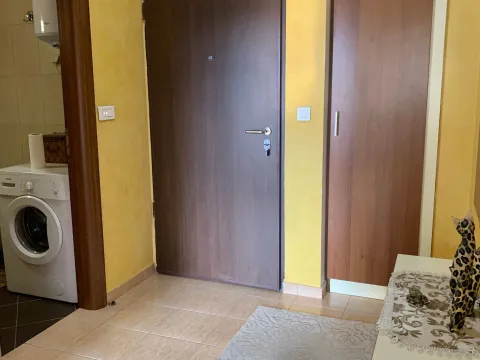 Izdavanje, jednosoban stan, 50m², City Kvart, Podgorica - image 8