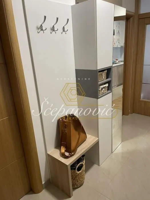 Prodaja, trosoban stan, 72m², Sajam, Novi Sad Sve Podlokacije