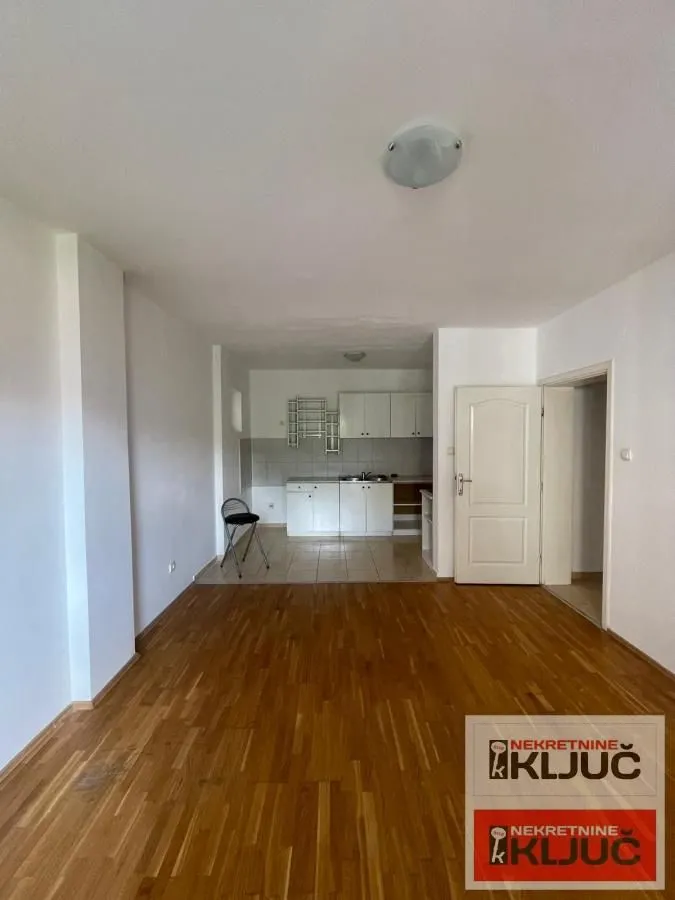 Izdavanje, dvosoban stan, 52m², Nova Detelinara, Novi Sad Sve Podlokacije