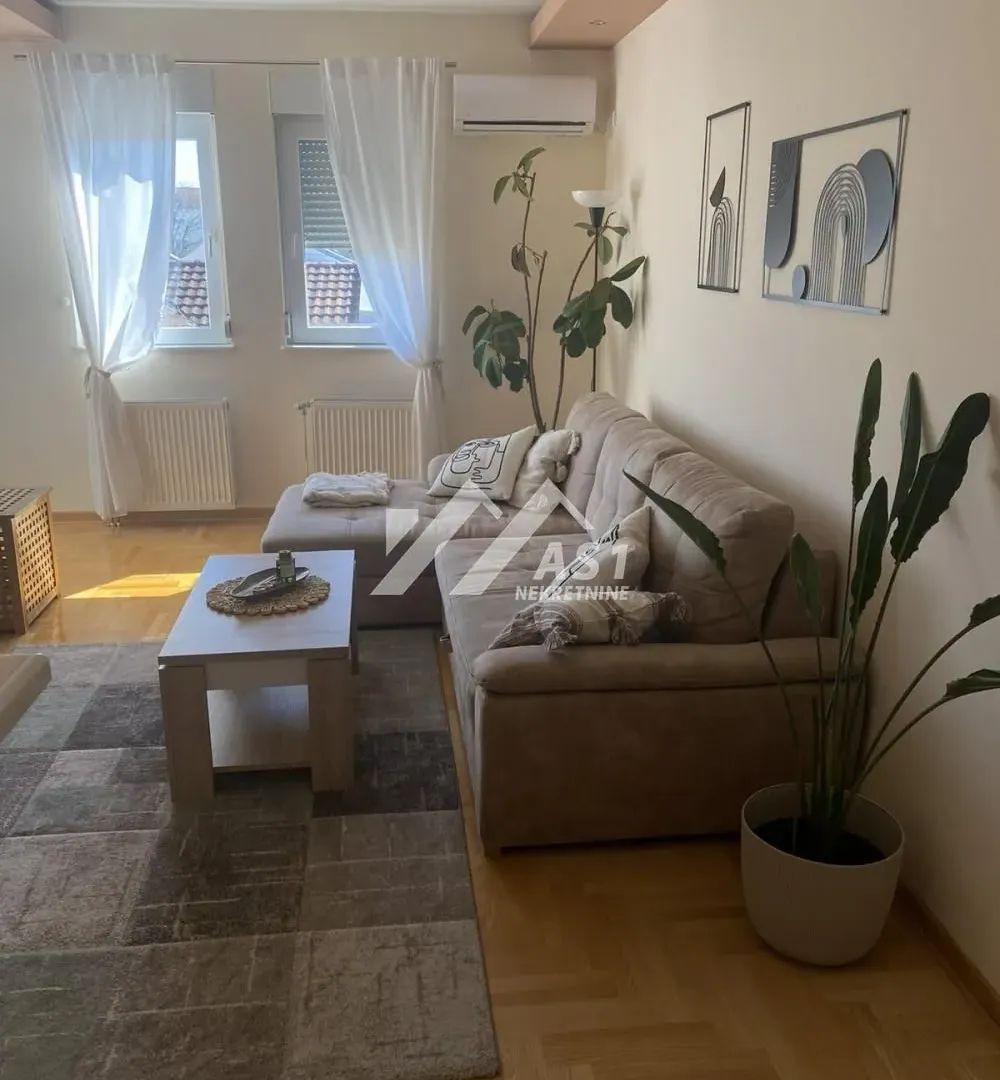 Izdavanje, dvosoban stan, 48m², Sajam, Novi Sad Sve Podlokacije