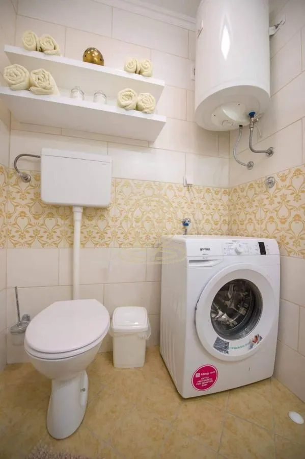 Izdavanje, jednosoban stan, 40m², Podbara, Novi Sad Sve Podlokacije