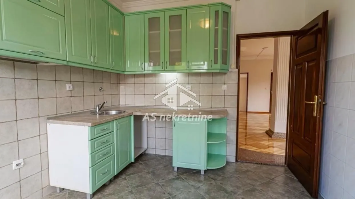 Izdavanje, stan, 210m², Savski Venac, Beograd