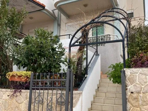 Prodaja, kuća, 200m², Bar, Crna Gora