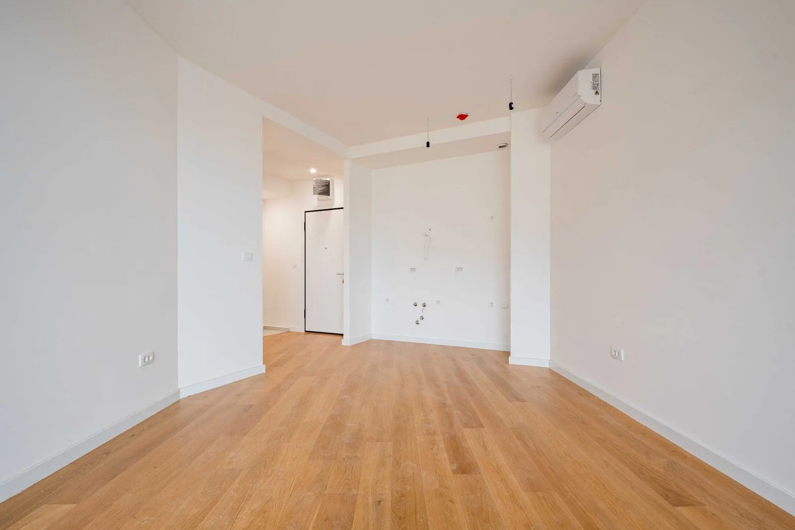 Sale, one bedroom apartment, 60m², Bečići, Budva
