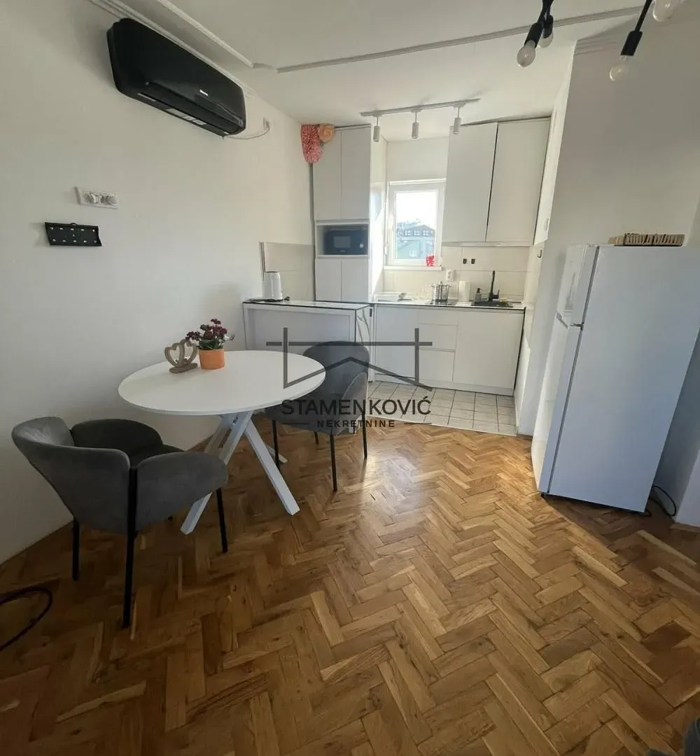 Prodaja, jednosoban stan, 32m², Centar, Novi Sad
