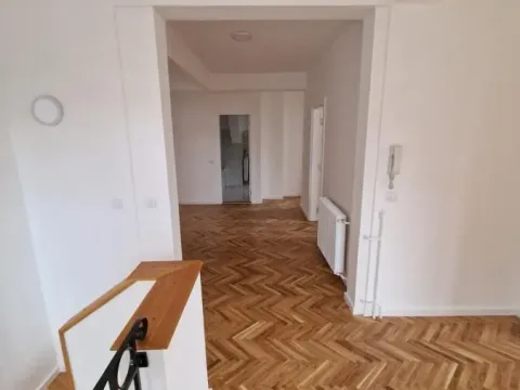 Izdavanje, poslovni prostor, 180m², Autokomanda, Voždovac Sve Podlokacije - image 8