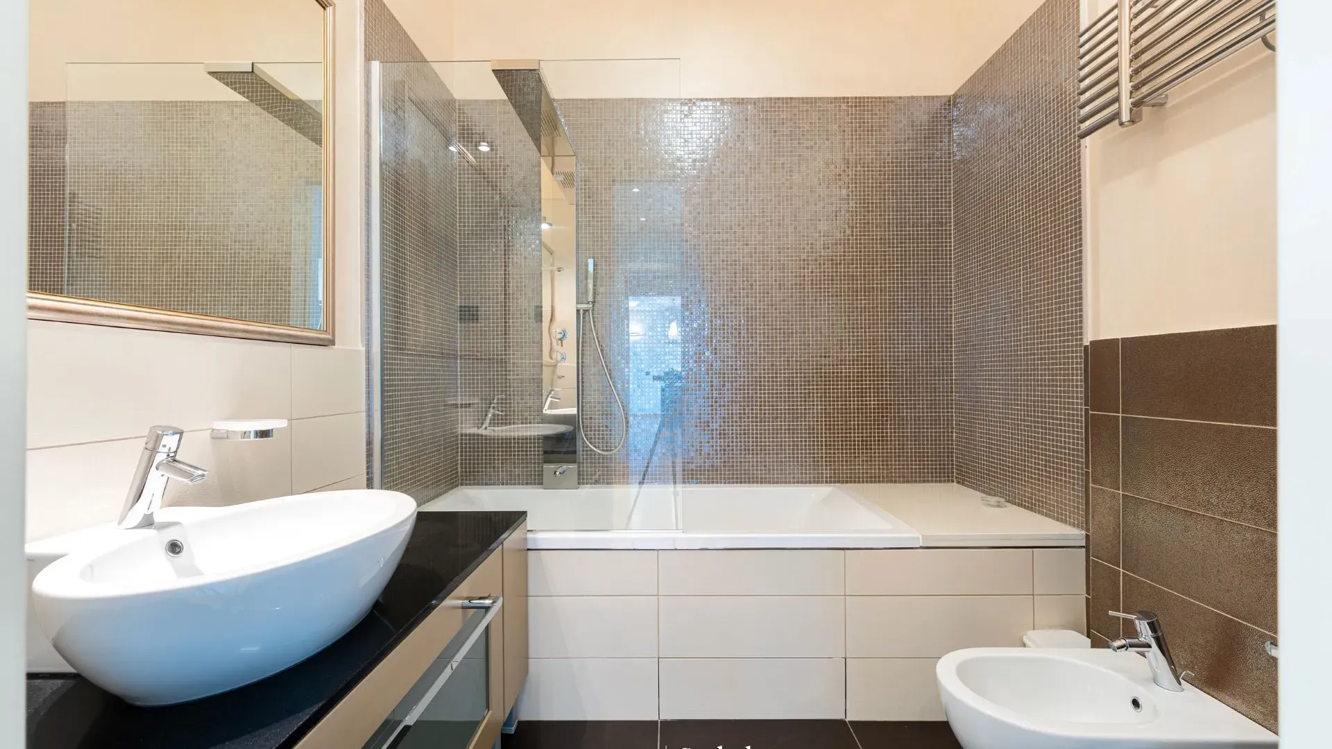 Prodaja, dvosoban stan, 88m², Kod Capital Plaze, Podgorica