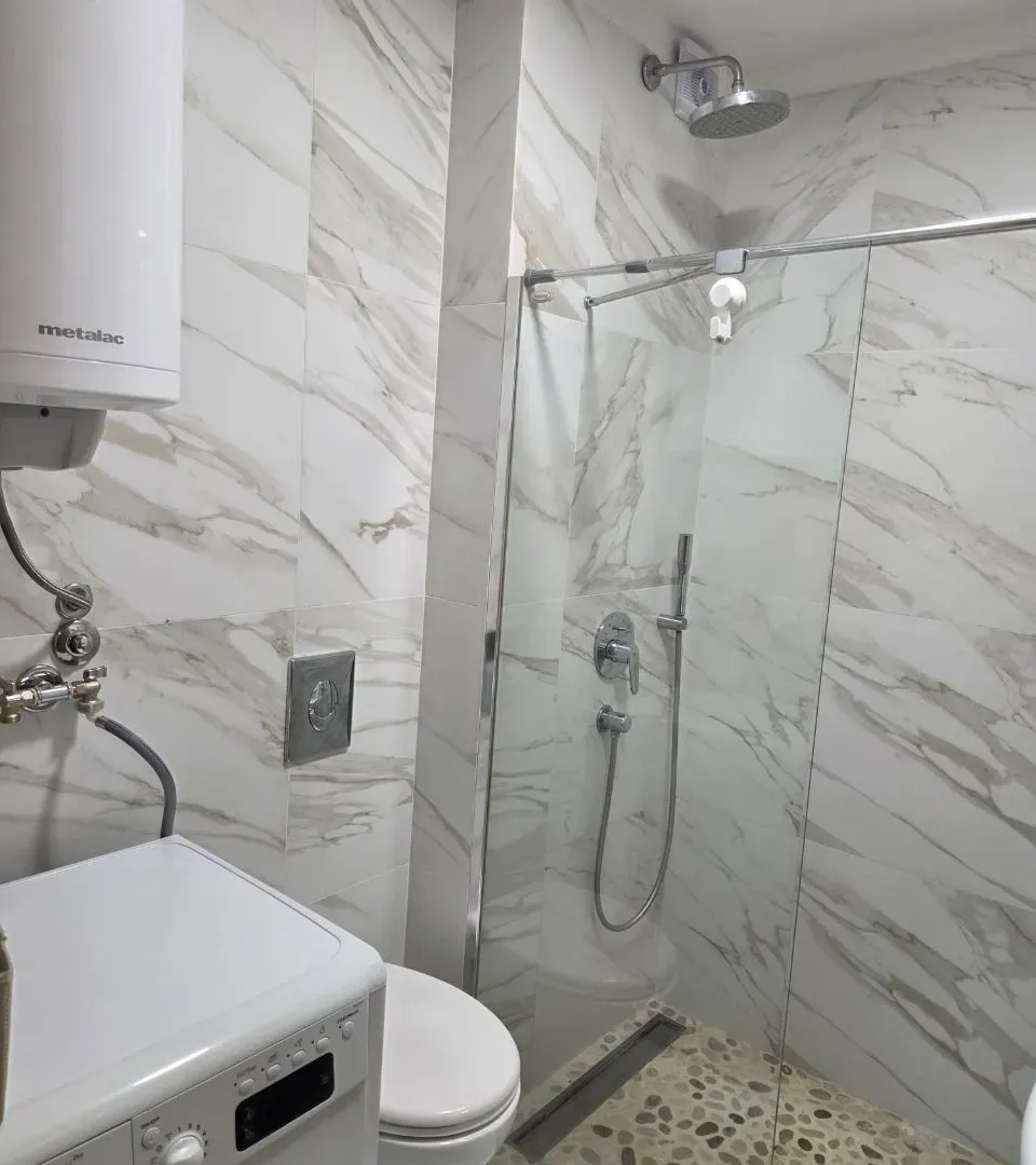 Rent, one bedroom apartment, 43m², Dobrota, Kotor