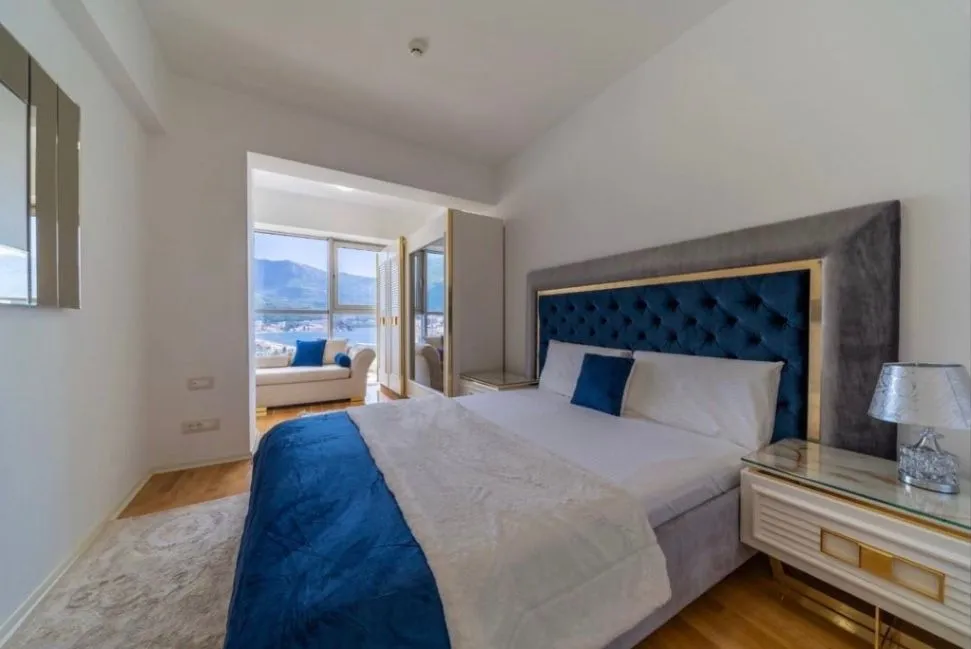 Rent, three bedroom apartment, 150m², Dukley Gardens, Budva
