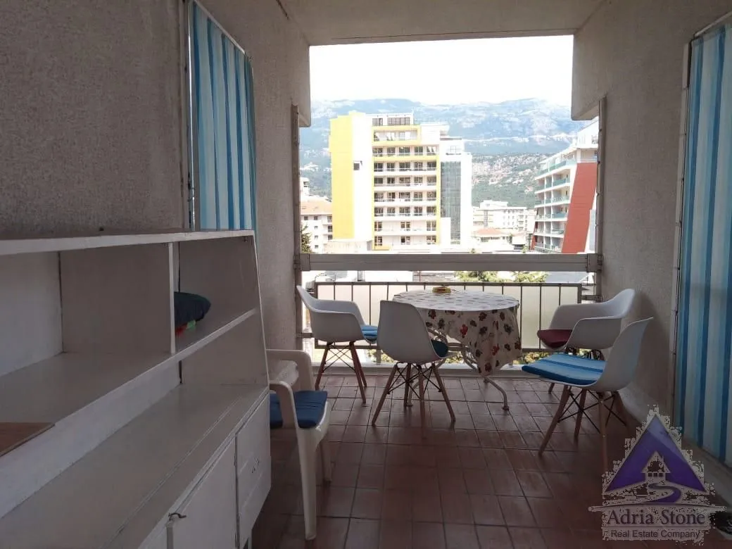Rent, one bedroom apartment, 42m², Centar, Budva