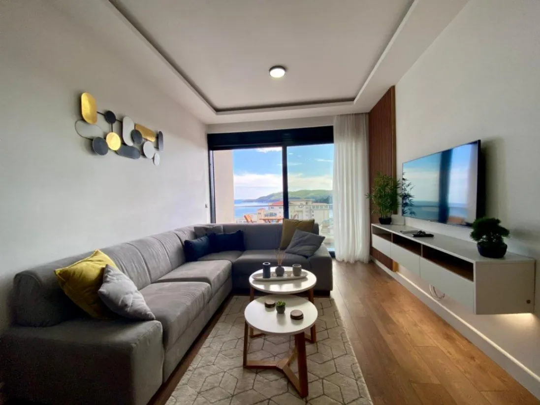 Izdavanje, jednosoban stan, 55m², Bečići, Budva