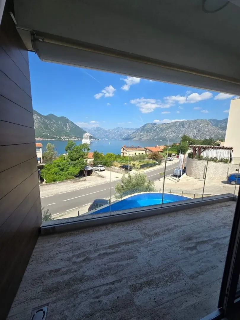 Rent, three bedroom apartment, 120m², Dobrota, Kotor