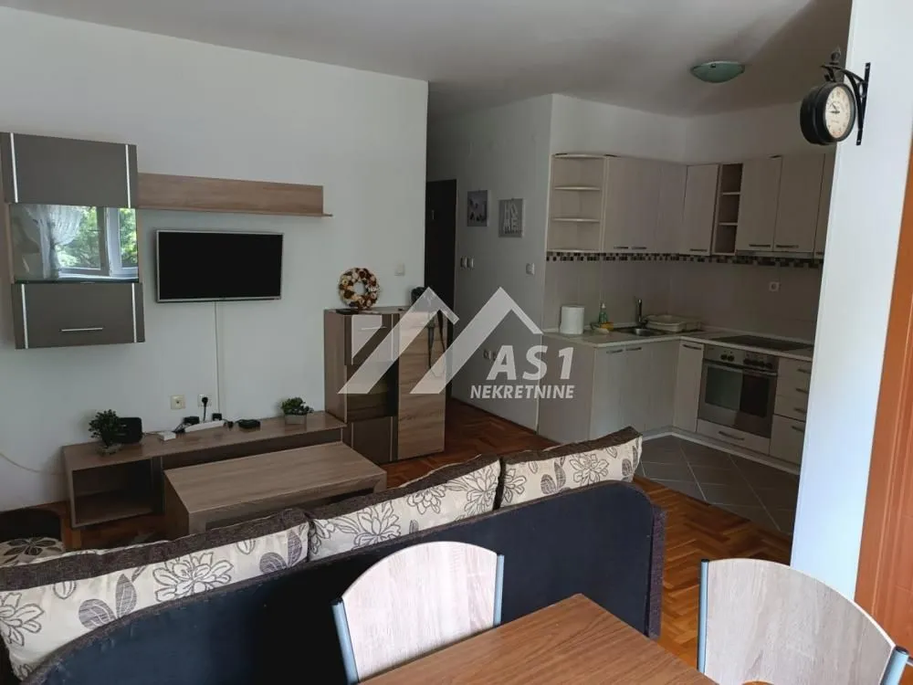 Izdavanje, jednosoban stan, 33m², Nova Detelinara, Novi Sad Sve Podlokacije