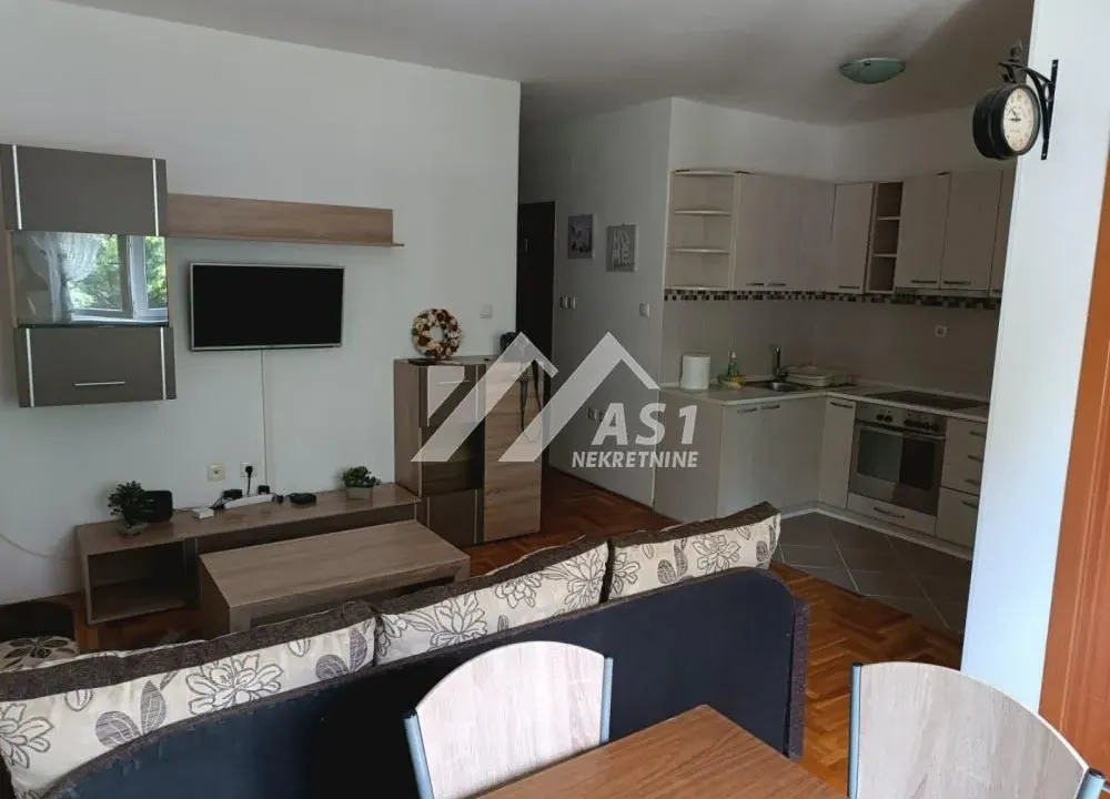 Izdavanje, jednosoban stan, 33m², Nova Detelinara, Novi Sad Sve Podlokacije