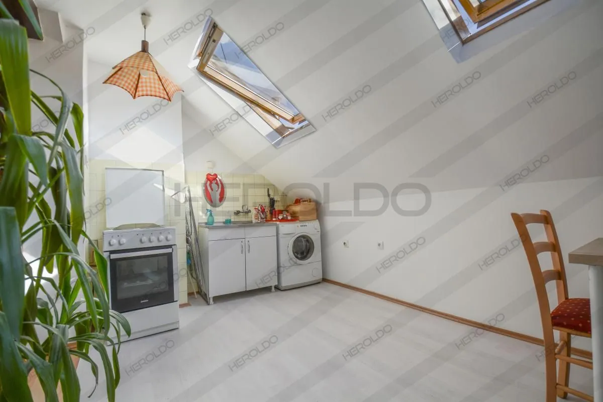 Prodaja, četvorosoban stan, 96m², Savski Venac, Beograd