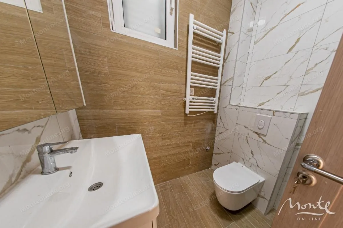 Prodaja, dvosoban stan, 73m², Đenovići, Herceg Novi