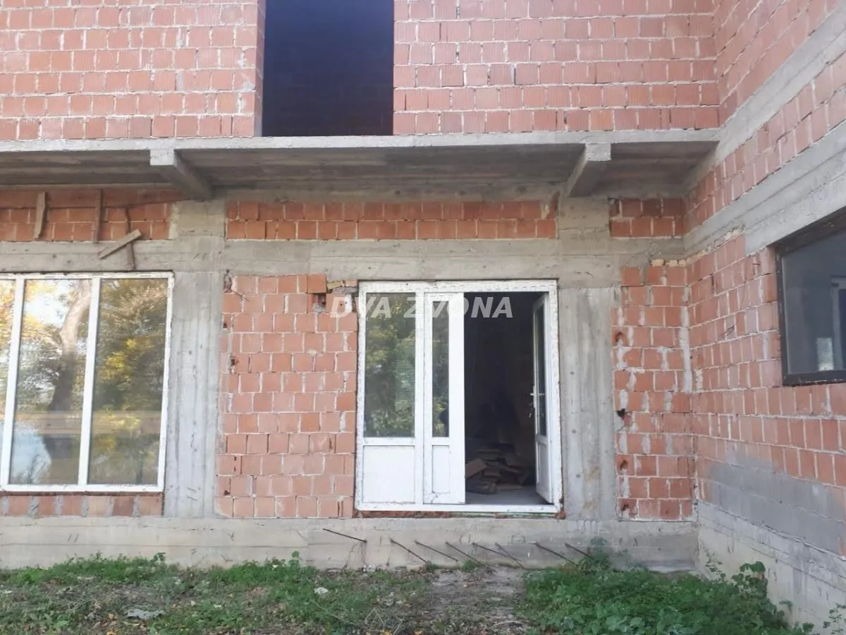 Prodaja, ugostiteljski objekat, 450m², Čortanovci, Inđija