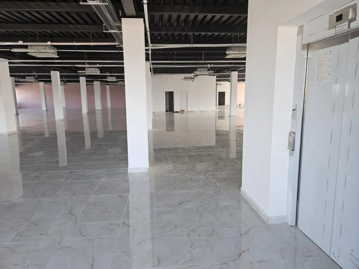 Rent, office space, 1400m², Karaburma, Palilula Sve Podlokacije