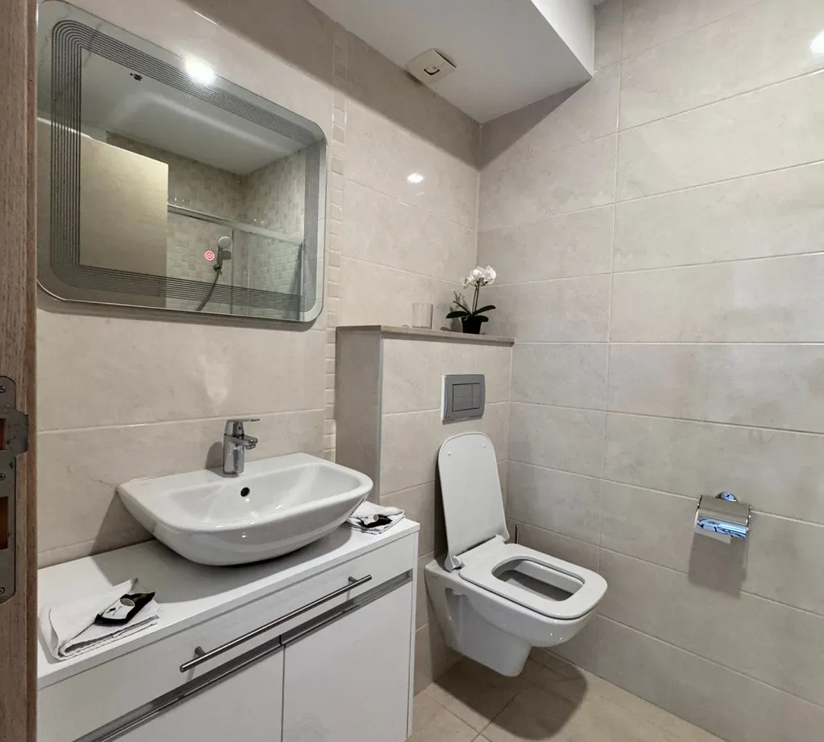 Rent, one bedroom apartment, 50m², Bečići, Budva