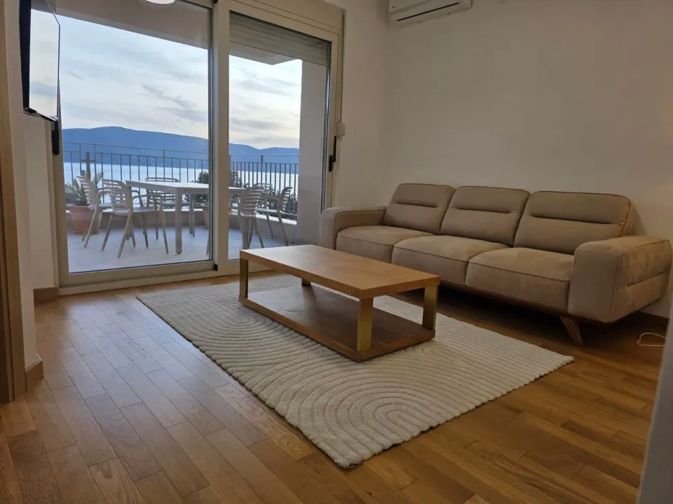 Rent, two bedroom apartment, 76m², Kumbor, Herceg Novi