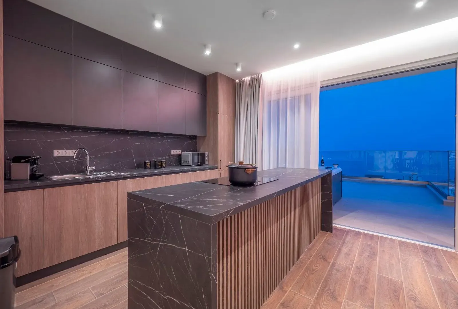 Sale, two bedroom apartment, 140m², Bečići, Budva