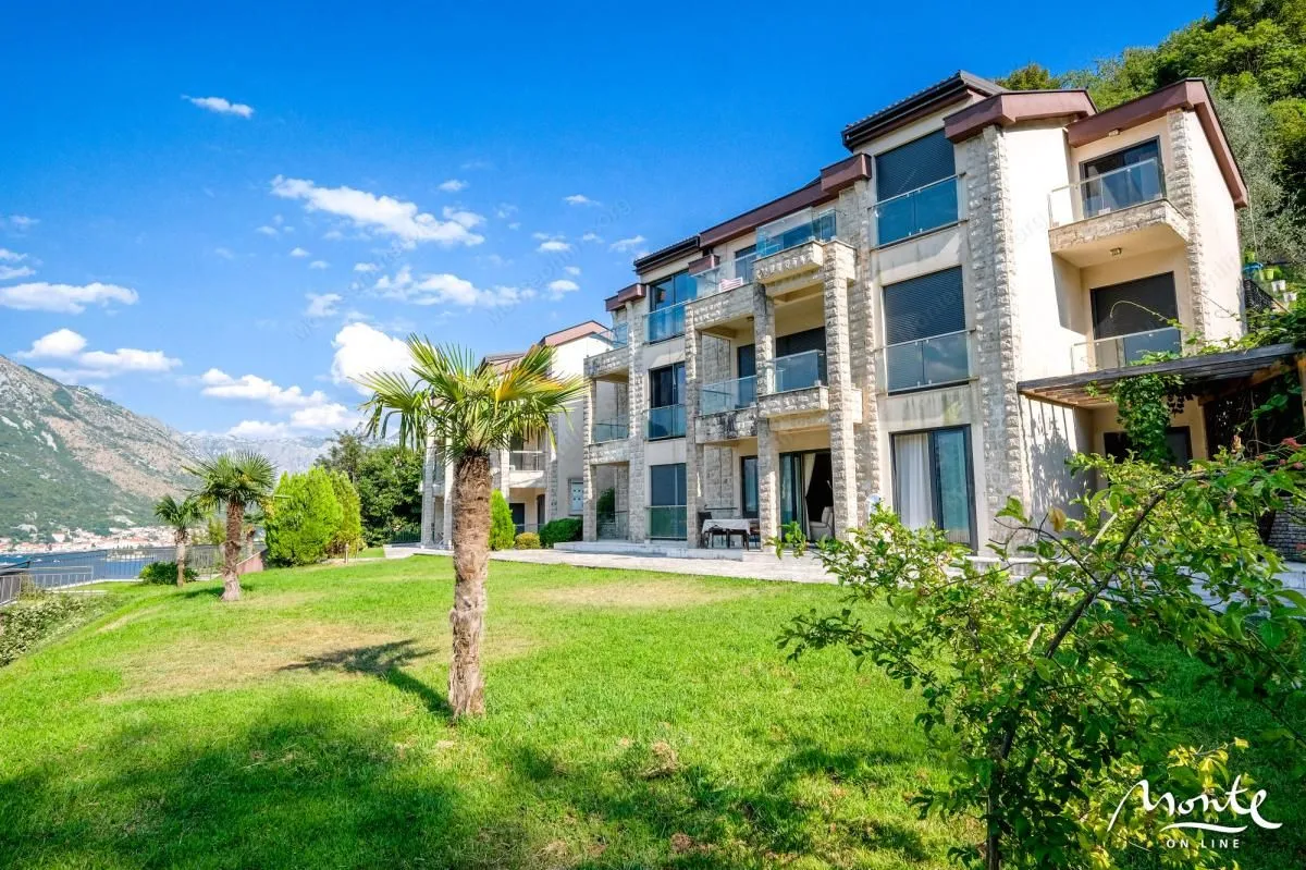 Prodaja, dvosoban stan, 68m², Kostanjica, Kotor