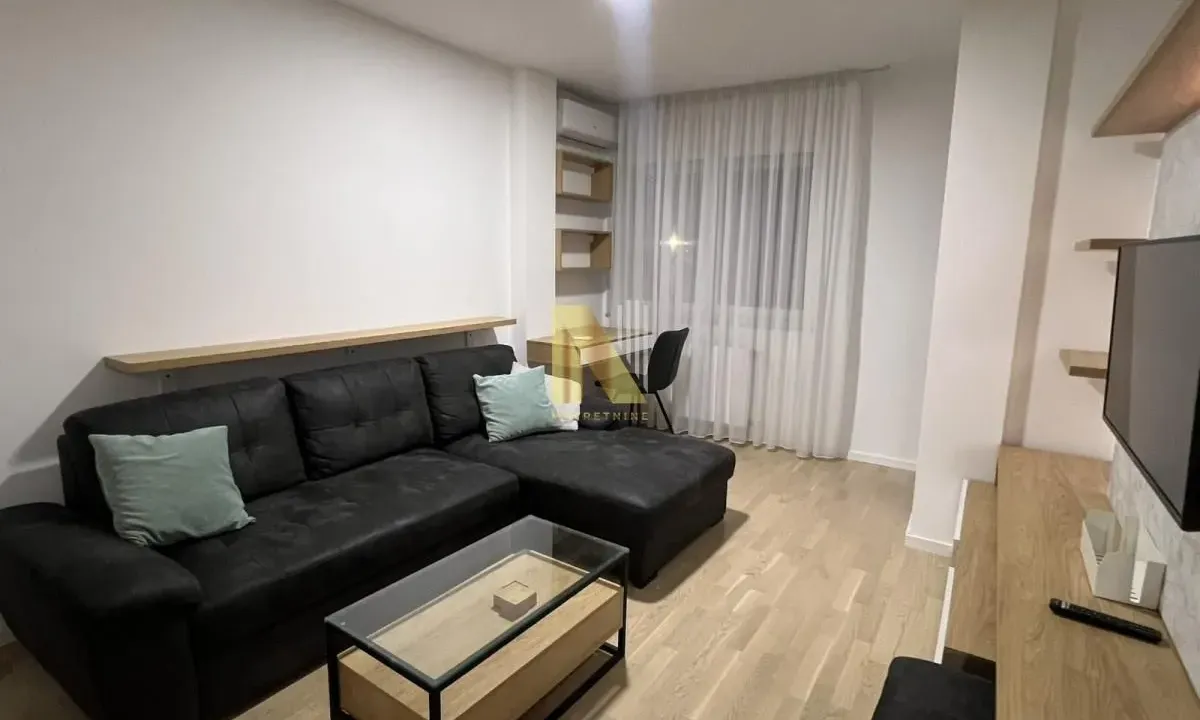 Izdavanje, jednosoban stan, 40m², Rotkvarija, Novi Sad Sve Podlokacije