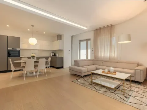 Prodaja, dvosoban stan, 133m², Budva, Crna Gora