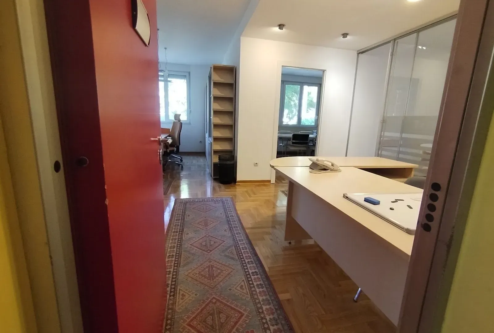 Izdavanje, poslovni prostor, 62m², Vračar Sve Podlokacije, Beograd