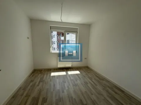 Prodaja, četvorosoban stan, 97m², Centar, Paraćin - image 14