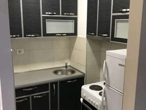 Rent, studio apartment, 33m², City Kvart, Podgorica - image 1